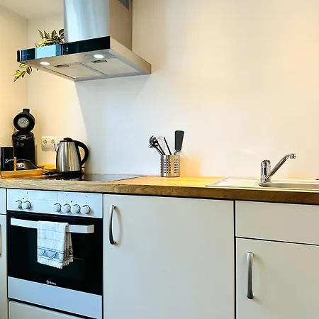 Parkblick Duo- 6 Personen- Balkon- Waschmaschine- Parkplatz *