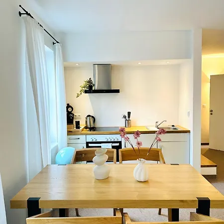 Parkblick Duo- 6 Personen- Balkon- Waschmaschine- Parkplatz Wolfsburg
