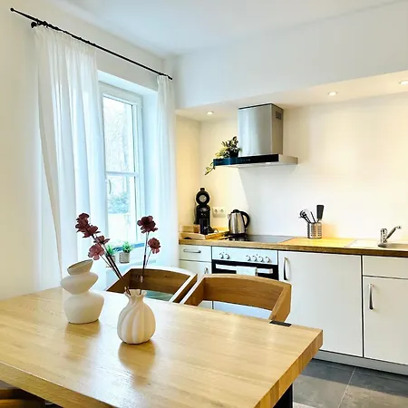 Parkblick Duo- 6 Personen- Balkon- Waschmaschine- Parkplatz Apartamento Wolfsburg