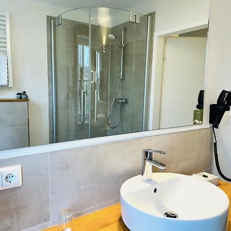 Parkblick Duo- 6 Personen- Balkon- Waschmaschine- Parkplatz